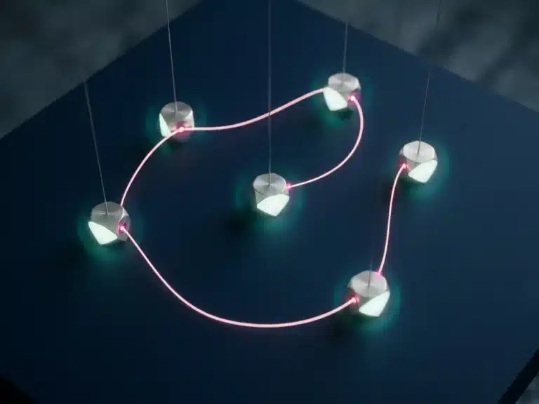 Leuchtend rosa Lichtfaden verbindet fünf geometrische Knoten in Konstellationsform auf dunkelblauem Untergrund mit türkisfarbenen Halos.